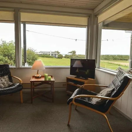 Hébergement de vacances Three-bedroom In *