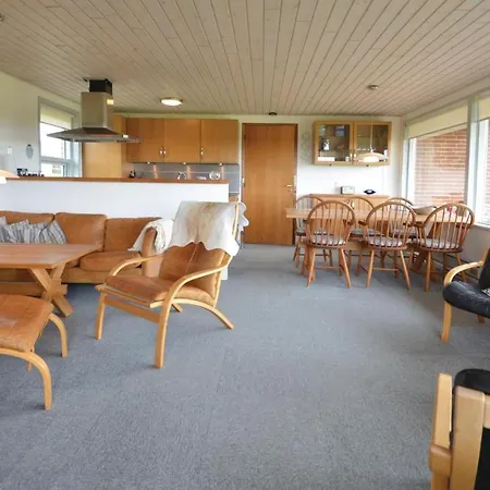 Three-bedroom In Hébergement de vacances
